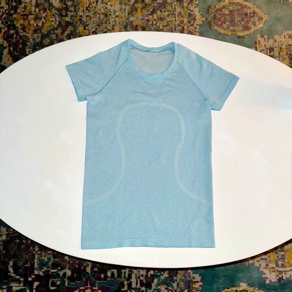 Lululemon Swifty Tech Sparkle Short Sleeve Crew Size 6 - Powder Blue with Silver